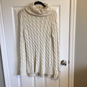 Banana Republic Cream Cable Knit Sweater Size M